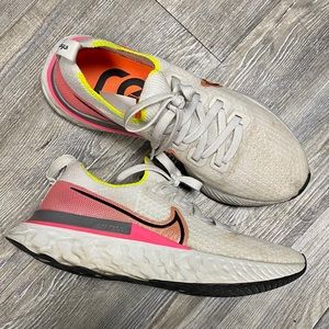 Nike Epic React Flyknit size 7 wmns